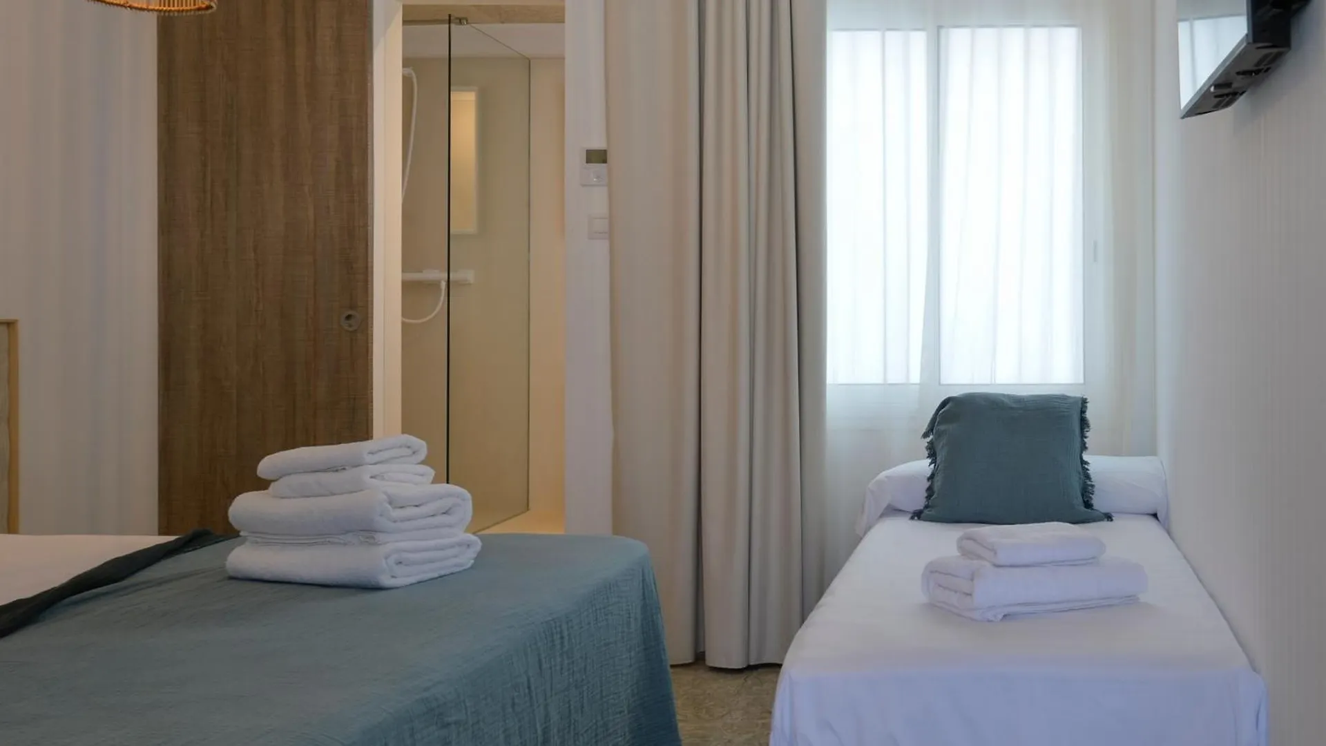Hostal Boutique Sa Nansa توسا ذي مار 0*,  إسبانيا